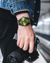 Laden Sie das Bild in den Galerie-Viewer, 8336C | Quartz Men Watch | Nylon Band-megalith watch