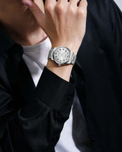 Laden Sie das Bild in den Galerie-Viewer, 8347C | Quartz Men Watch | Stainless Steel Band-megalith watch