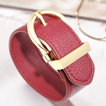 Load image into Gallery viewer, HPOLW Frauen Armband,Leder verstellbar Metallring Design Handgelenk Armband Wein Rot Armreif Armband Modeschmuck Geschenk für Frauen