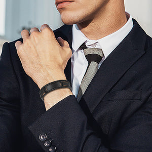 HPOLW Herren Armband,Leder geflochtene personalisierte Handgelenk Armband Geschenk für Männer (Freund Ehemann Vater | ID Identität),Anzug für Geburtstag,Hochzeit,Jubiläum,kann Gravur Armband 