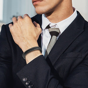 HPOLW Herren Echtes Lederarmband-Mode Klassisch Handgefertigte Geflochtene Handgelenkarmbänder,mit schwarzem Edelstahlverschluss Personalisiertes Armband,Tolle Geschenkidee für Männer 
