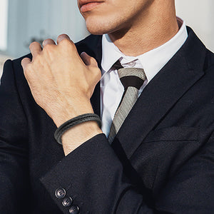 HPOLW Herren Echtes Lederarmband-Mode Klassisch Handgefertigte Geflochtene Handgelenkarmbänder,mit schwarzem Edelstahlverschluss Personalisiertes Armband,Tolle Geschenkidee für Männer