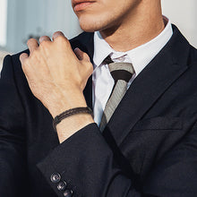 Laden Sie das Bild in den Galerie-Viewer, HPOLW Herren Armband,Leder geflochtenes Armband für Herren Damen Sport Retro Armband Personalisierte Armband Geschenke für Herren Schwarz/Braun/Weiß Armband 