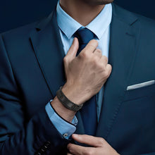 Laden Sie das Bild in den Galerie-Viewer, HPOLW Herren Armband,Leder geflochtene personalisierte Handgelenk Armband Geschenk für Männer (Freund Ehemann Vater | ID Identität),Anzug für Geburtstag,Hochzeit,Jubiläum,kann Gravur Armband 