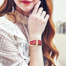 Load image into Gallery viewer, HPOLW Frauen Armband,Leder verstellbar Metallring Design Handgelenk Armband Wein Rot Armreif Armband Modeschmuck Geschenk für Frauen