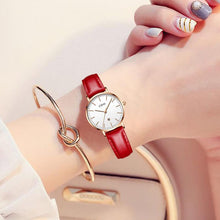 Laden Sie das Bild in den Galerie-Viewer, 8062C | Quarzuhr für Damen | Lederarmband