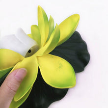 Laden Sie das Bild in den Galerie-Viewer, Künstliches Licht LED Bunte Lotus wasserdichte gefälschte Teichblumen Lotusblatt Lilie Wasserlaterne Festival Dekoration Licht Hot